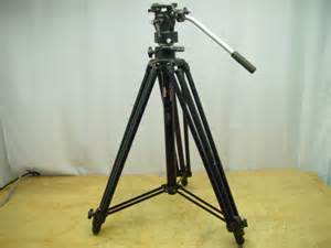 Bogen 3246 Tripod w/ Fluid Head 3063-0